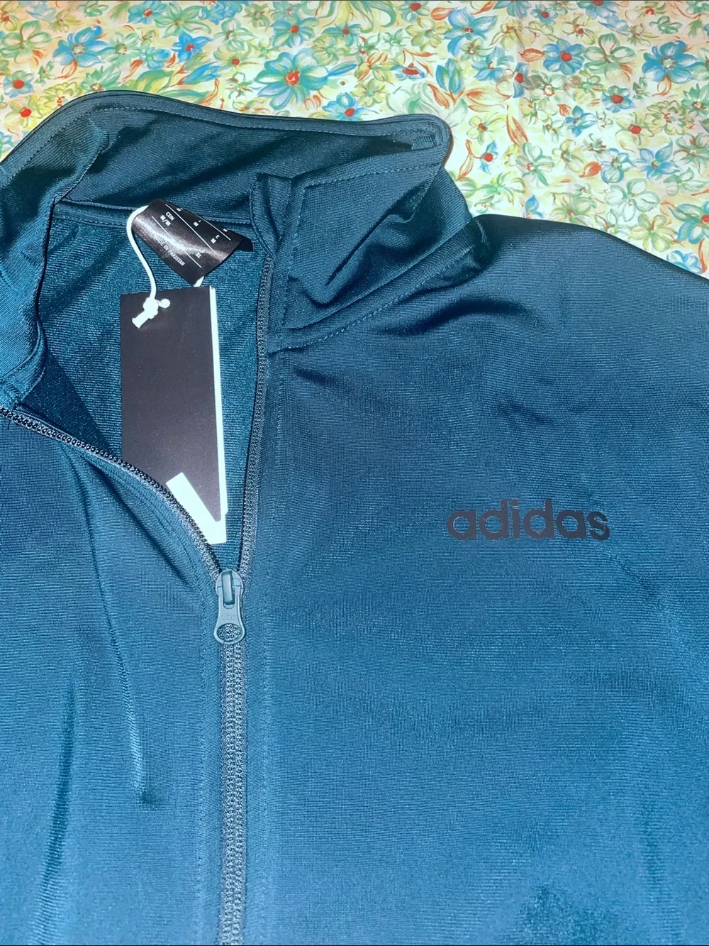 Green & black adidas track suit (M)(nwt)